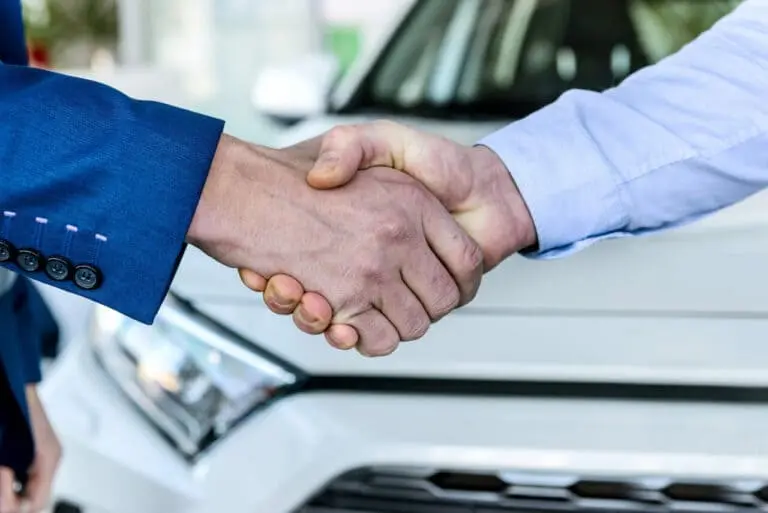Saiba o que é e para que serve o contrato de compra e venda de automóvel