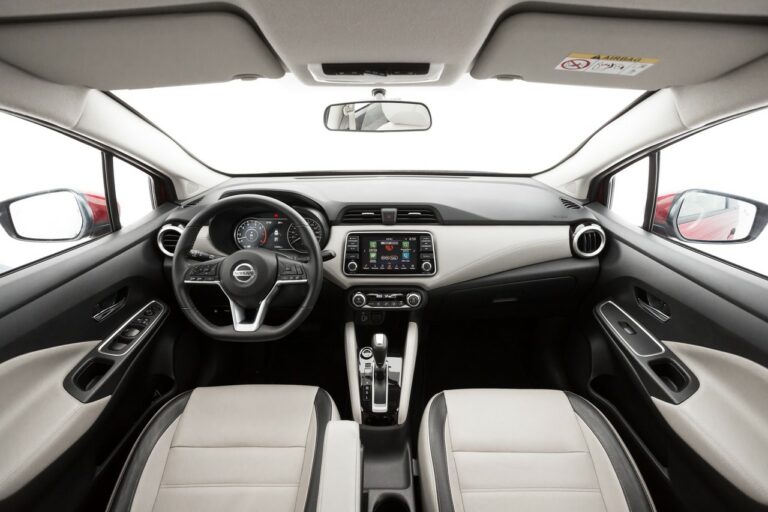 Nissan Versa 2025 Interior